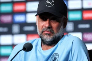 Guardiola rebate Rooney e defende festa do City: “Falem besteiras”