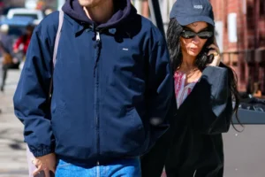 Harry Styles e Zoë Kravitz ficam noivos, diz revista