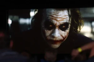 Heath Ledger celebraria 47 anos; relembre os papéis do eterno Coringa