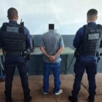 Homem com mandado de prisão é detido pela GCM após pedir