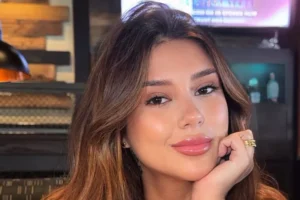 Imagens fortes: influenciadora relata necrose e deformações após cirurgia