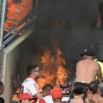 Incêndio em arquibancada marca clássico entre River e Boca; veja as fotos
