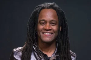 Incidente com Toni Garrido deixa agente com pé quebrado no Rio de Janeiro