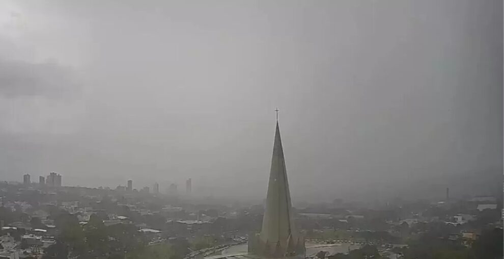 Inmet emite alerta amarelo para chuvas intensas em Maringá