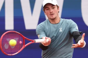 João Fonseca devolve derrotas para chileno e avança às oitavas em Munique