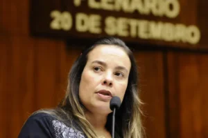 Juliana Brizola empata com Zucco no 1º turno no RS, mas ganha no 2º, aponta Genial/Quaest