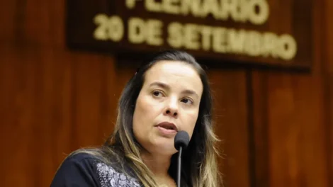 Juliana Brizola empata com Zucco no 1º turno no RS, mas ganha no 2º, aponta Genial/Quaest