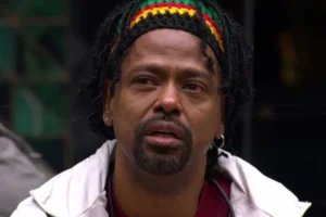 Leandro Boneco assiste críticas de Edilson pelas costas e dispara ser 'lamentável'