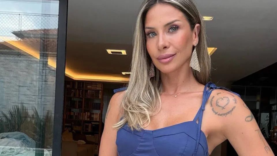 Lizi Benites, ex-panicat Piu Piu, diz se arrepender de ter posado nua