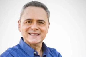 Luís Roberto é afastado para tratamento médico e está fora da Copa do Mundo