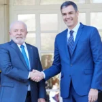 Lula inicia viagem pela Europa e é recebido por Sánchez na Espanha