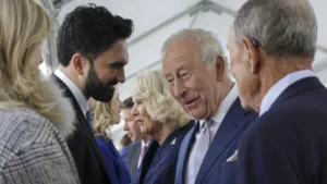 Mamdani tenta “encorajar” Charles III a devolver diamante à Índia