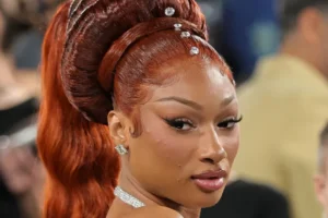 Megan Thee Stallion é hospitalizada após passar mal em show