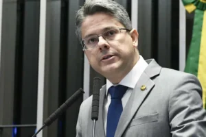 Mendes pede à PGR investigação contra senador Alessandro Vieira