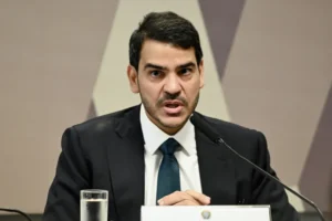 Messias diz que inquéritos precisam ter 'início, meio e fim' e chama Mendonça de 'irmão de fé'