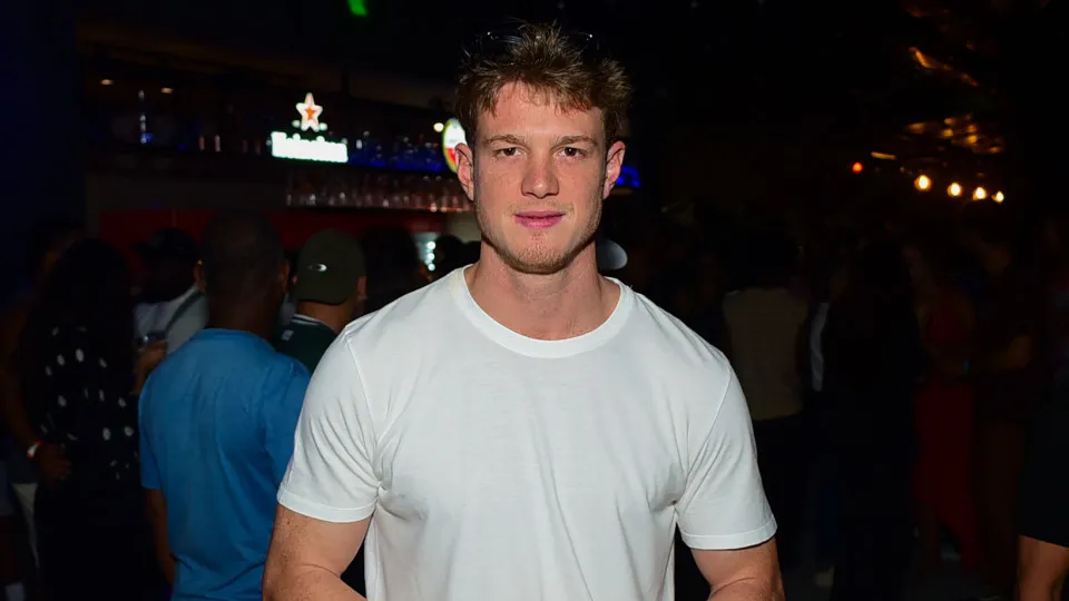 Meus pais nunca se separaram, esse amor se transformou, diz Pedro Novaes