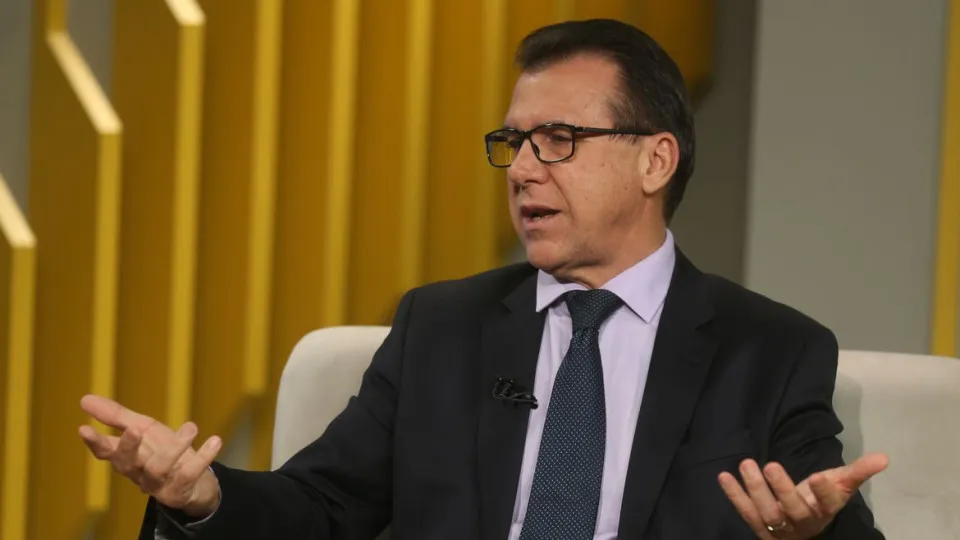 Ministro Luiz Marinho avalia que escala 6x1 é 'muito mais cruel para as mulheres'