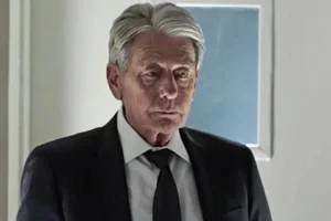 Morre John Nolan, ator de 'Batman' e tio de Christopher Nolan, aos 87