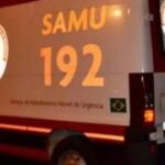 Motociclista fica ferido após ser atingido por árvore durante