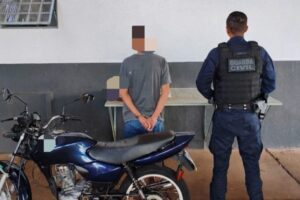 Motociclista sem CNH é detido após fuga e acompanhamento