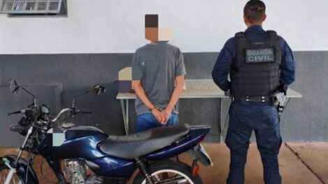 Motociclista sem CNH é detido após fuga e acompanhamento