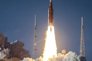 NASA corrige falha de comunicação no voo tripulado em torno da Lua