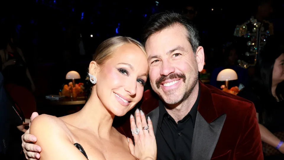 "Não me importo se o meu namorado se envolver com outras, até gosto"