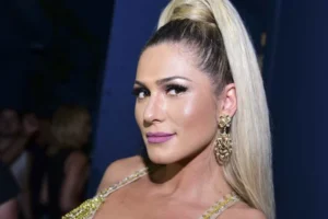 'Não sou obrigada a sorrir', diz Lívia Andrade após polêmica no Domingão com Huck