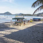 Nove praias de SP estão impróprias para banho às vésperas do feriado