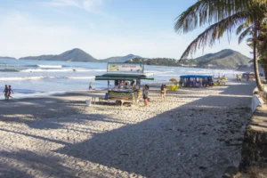 Nove praias de SP estão impróprias para banho às vésperas do feriado