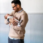 Novos prazos para licença-paternidade valem a partir de 2027; entenda