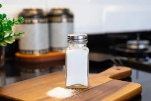 Oito itens da cozinha que acumulam mais germes do que um banheiro