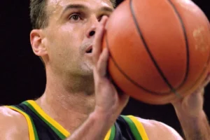 Oscar impressionou Kobe, derrotou Robinson e recebeu de Bird seu maior prêmio