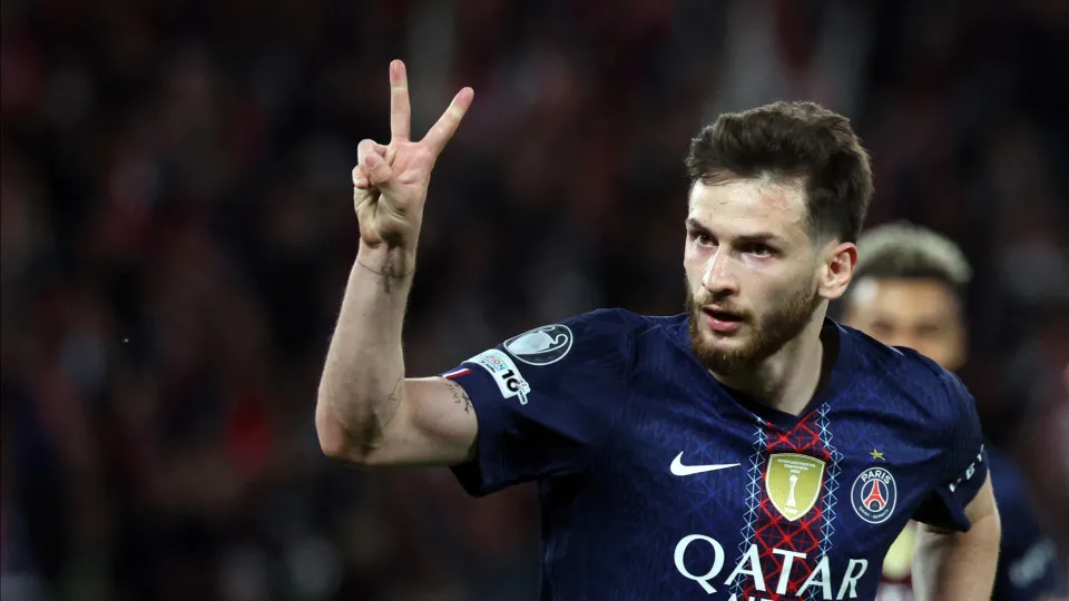 PSG vira sobre Bayern em jogaço de 9 gols e larga em vantagem na Champions