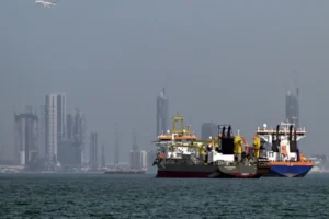 Países do Golfo e Ásia avaliam medidas para contornar bloqueio do Estreito de Ormuz