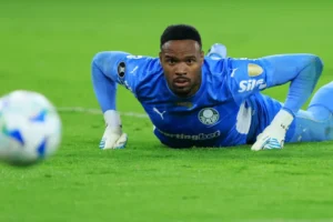 Palmeiras cochila, leva gol contra de goleiro e empata com Cerro na Libertadores