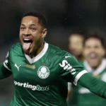 Palmeiras terá 'maratona' fora de casa e trabalha para recuperar Vitor Roque