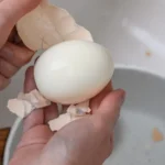 Pare de sofrer: truques simples para descascar ovos sem esforço