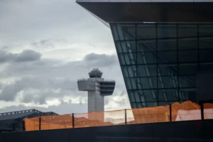 Passageira dá à luz em pleno voo: "Vai ter de chamar o bebê de Kennedy"