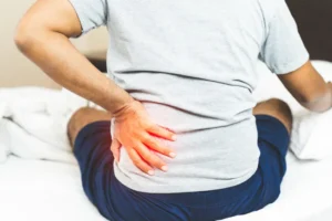 Pedras nos rins podem ser silenciosas e dar sinais ignorados; entenda