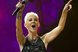 Per Gessle, do Roxette, diz que Marie Fredriksson está sempre no palco em espírito