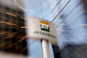 Petrobras destitui diretor de área que vendeu gás com 100% de ágio
