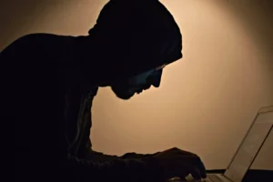 Polícia do Rio investiga suspeitos de abuso sexual infantil na internet