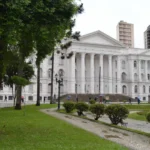 Polícia investiga suposto desafio para estuprar aluna de medicina na UFPR