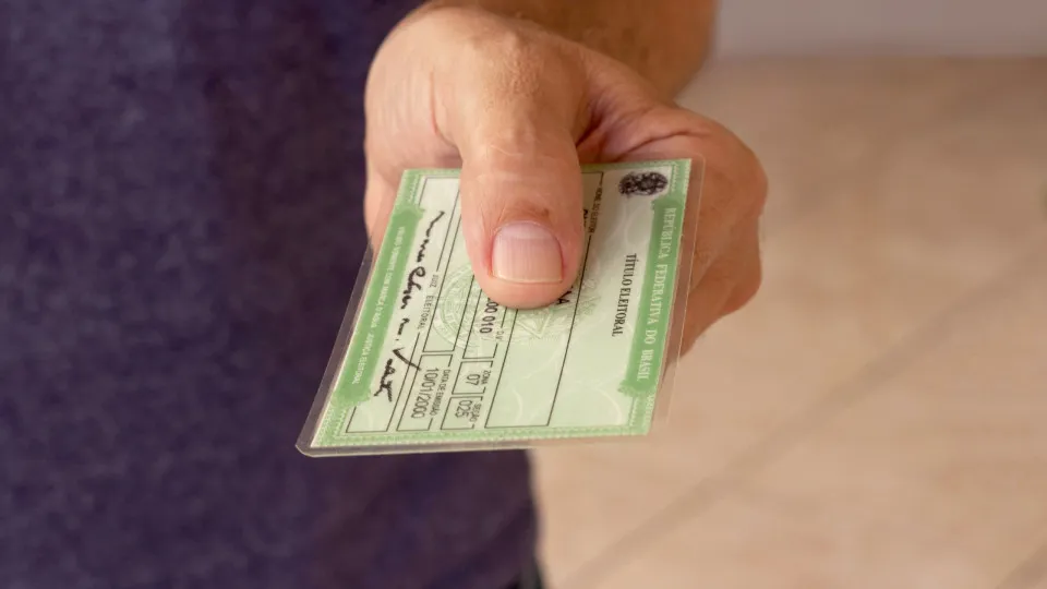 Prazo para tirar e regularizar título de eleitor vai até 6 de maio