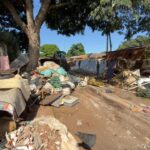 Prefeitura de Sarandi realiza limpeza e aplica multa em imóvel com acúmulo de lixo