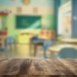 Professora corta cabelo de alunas em sala e caso gera escândalo na Itália