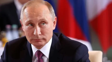 Putin diz que fará 'tudo' para alcançar a paz em encontro com chanceler iraniano