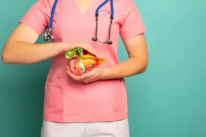 Quais os principais sintomas de uma pancreatite? E como preveni-la?