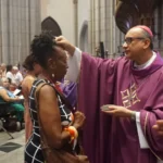 Quanto ganha um padre no Brasil e ao redor do mundo? Salários são surpreendentes!